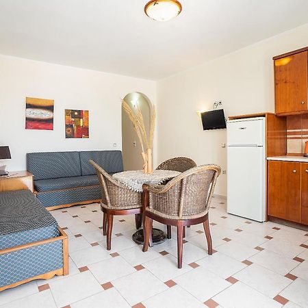 Livadia Beach Suite Kültér fotó