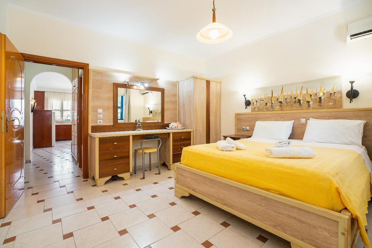 Livadia Beach Suite Kültér fotó